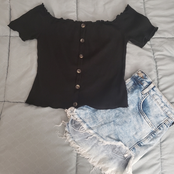 eye candy Tops - Black Cropped Off The Shoulder Top